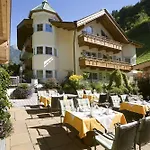 Zillergrundrock Luxury Mountain ホテル マイヤーホーフェン