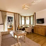 ホテル Zillergrundrock Luxury Mountain マイヤーホーフェン
