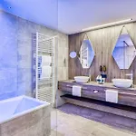 호텔 Zillergrundrock Luxury Mountain 4*