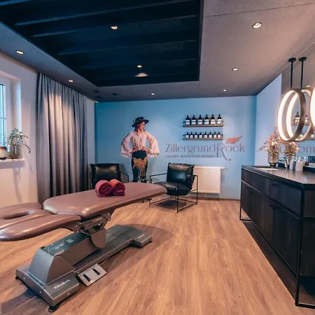 Hotell Zillergrundrock Luxury Mountain