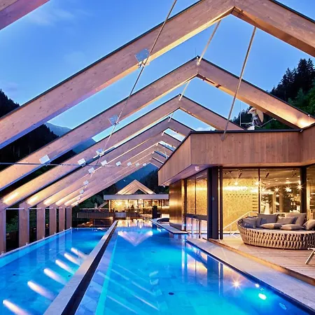 Zillergrundrock Luxury Mountain 4* Mayrhofen