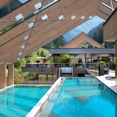 Zillergrundrock Luxury Mountain 4*