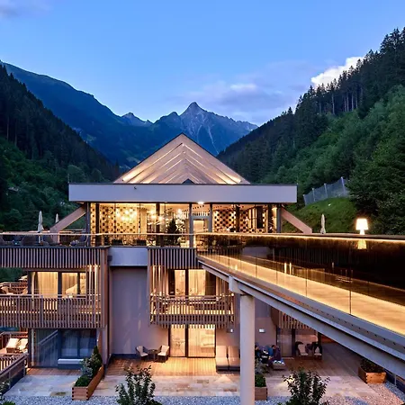 Zillergrundrock Luxury Mountain