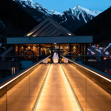 Zillergrundrock Luxury Mountain Hotel Mayrhofen