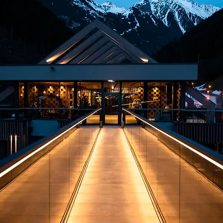 Hotel Zillergrundrock Luxury Mountain 4*