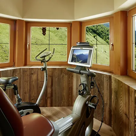 Zillergrundrock Luxury Mountain Hotel 4*