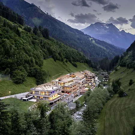 Zillergrundrock Luxury Mountain Hotell Mayrhofen