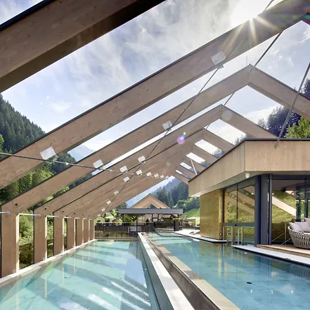 Hotell Zillergrundrock Luxury Mountain 4*