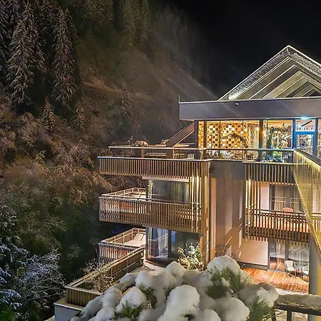 Zillergrundrock Luxury Mountain 4* Mayrhofen