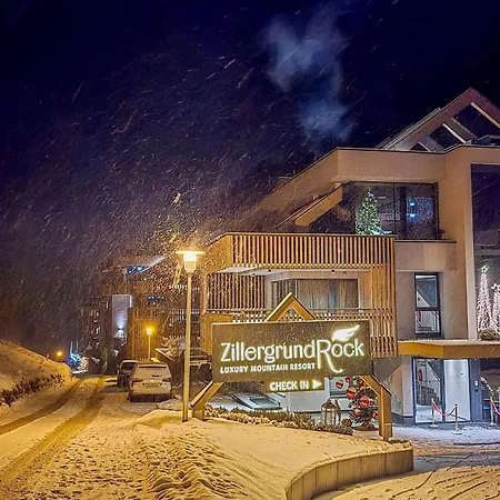 호텔 Zillergrundrock Luxury Mountain