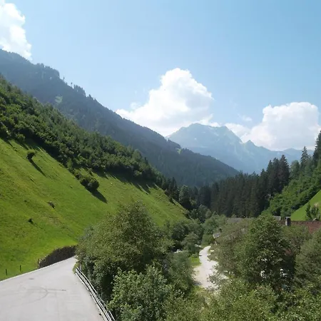 Hotell Zillergrundrock Luxury Mountain 4*