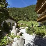 ホテル Zillergrundrock Luxury Mountain マイヤーホーフェン