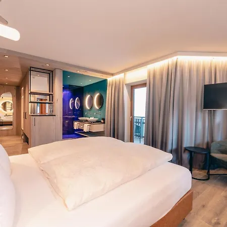 Hotel Zillergrundrock Luxury Mountain Mayrhofen
